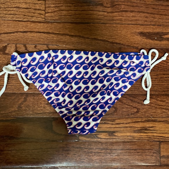 Squirtini Bikini - Picture 9 of 13